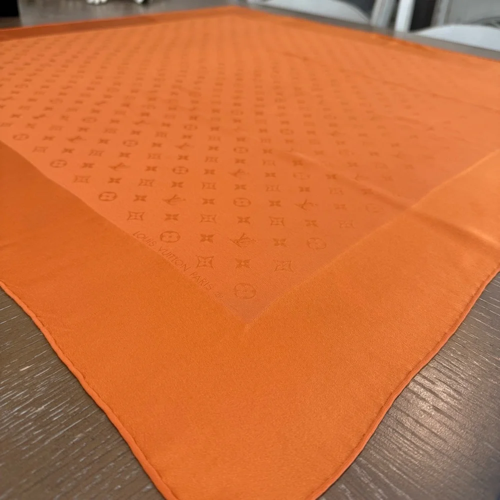 Authentic Louis Vouitton Scarf